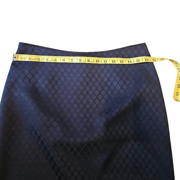 XOXO Black Pebble Print Short Skirt - Picture 2 of 4